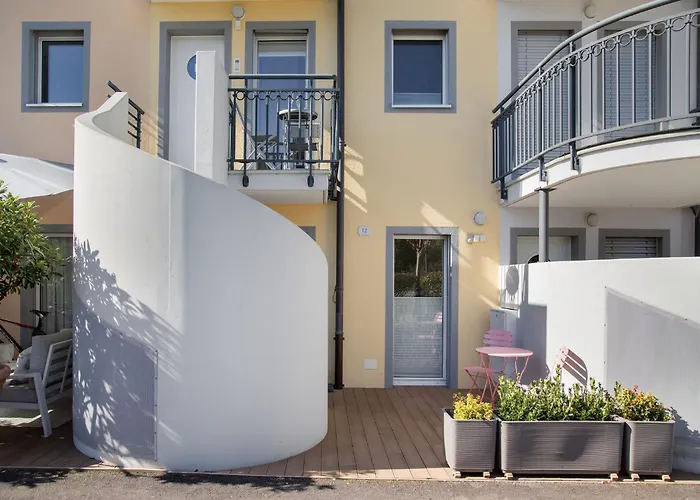 Tasman S12-r By Interhome